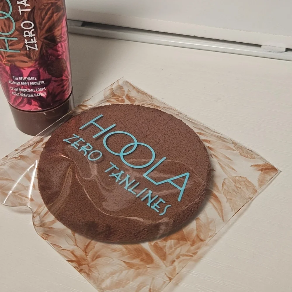 Benefit Hoola Zero Tanlines Bronzer & Sponge